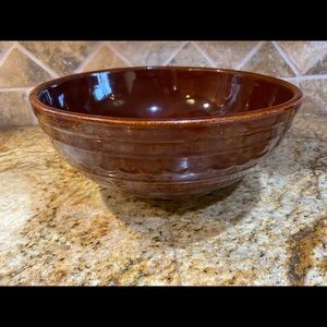 Vintage mixing bowl in very good condition.